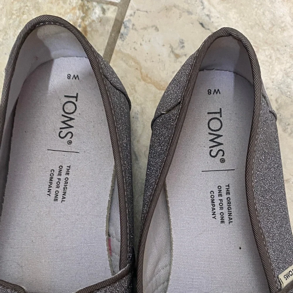 TOMS Women's Glitter Slip-On Shoes - Gray brand new